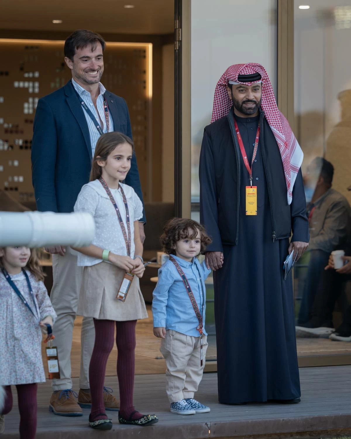 فيصل بن راشد يشهد السباق الـ13 للخيل على كؤوس &laquo;stc&raquo;