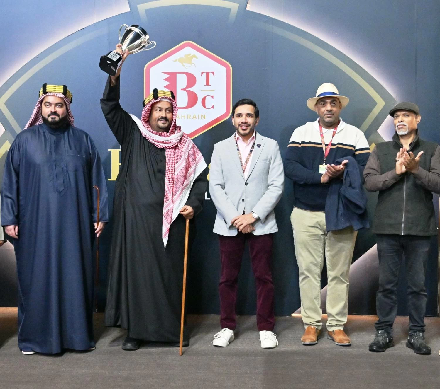 فيصل بن راشد يشهد السباق الـ13 للخيل على كؤوس &laquo;stc&raquo;