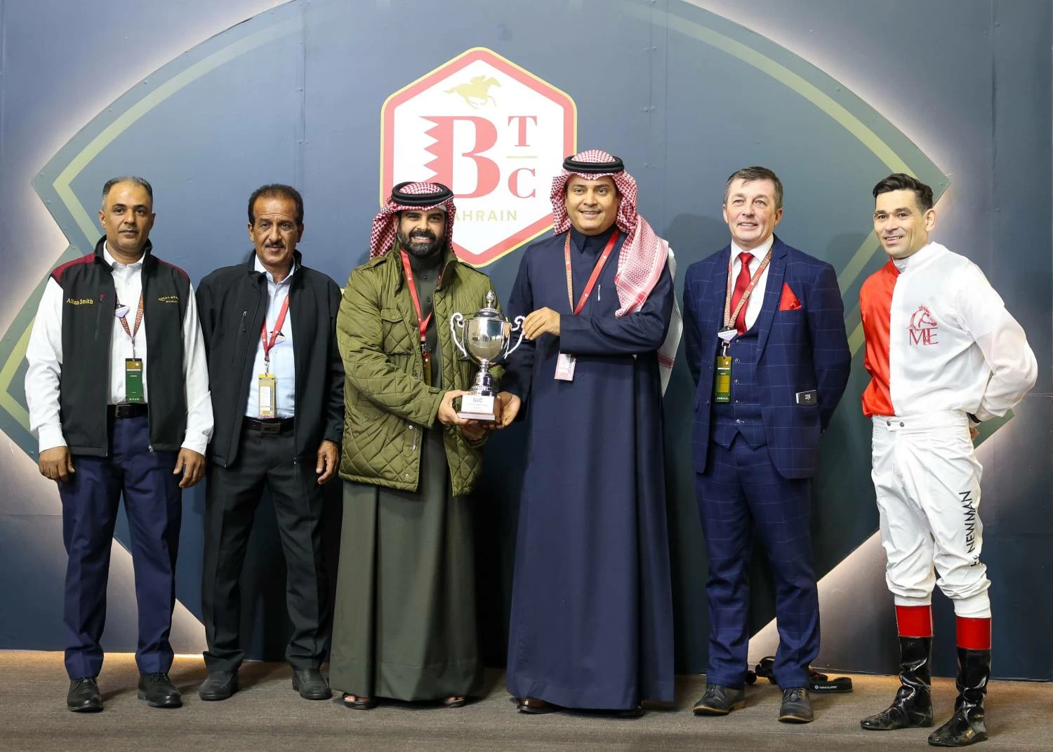 فيصل بن راشد يشهد السباق الـ13 للخيل على كؤوس &laquo;stc&raquo;