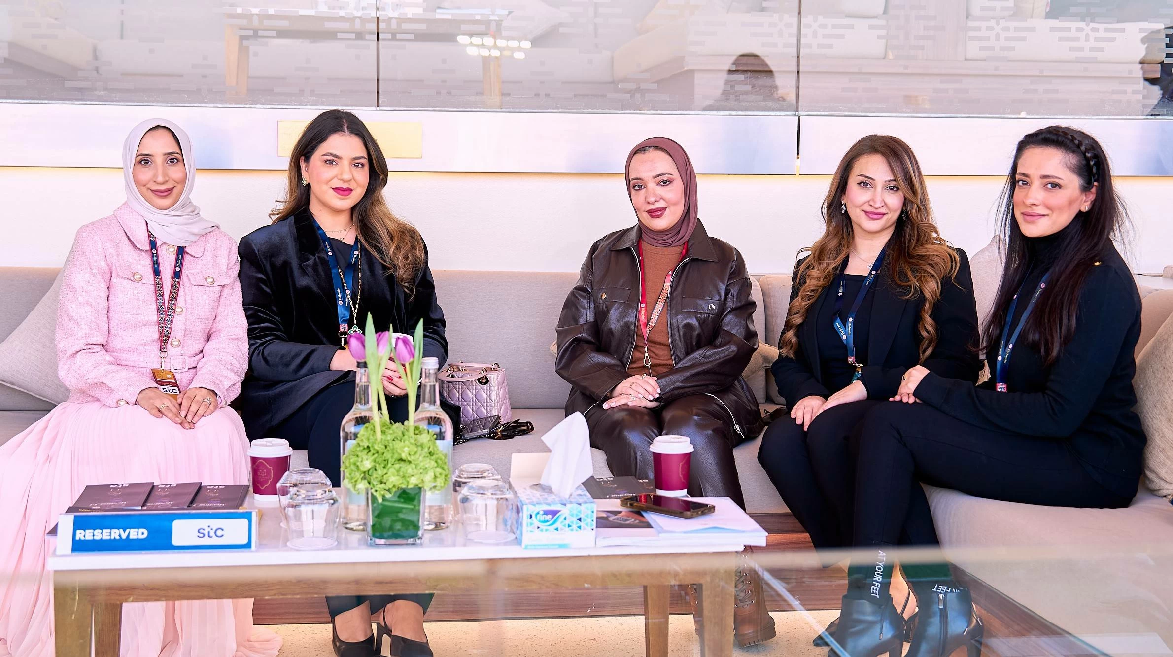 فيصل بن راشد يشهد السباق الـ13 للخيل على كؤوس &laquo;stc&raquo;