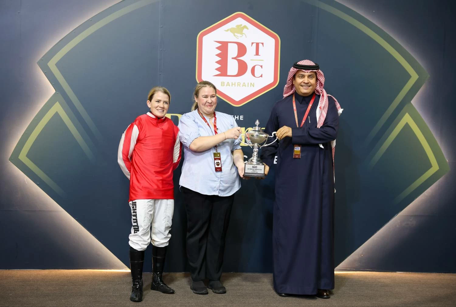 فيصل بن راشد يشهد السباق الـ13 للخيل على كؤوس &laquo;stc&raquo;