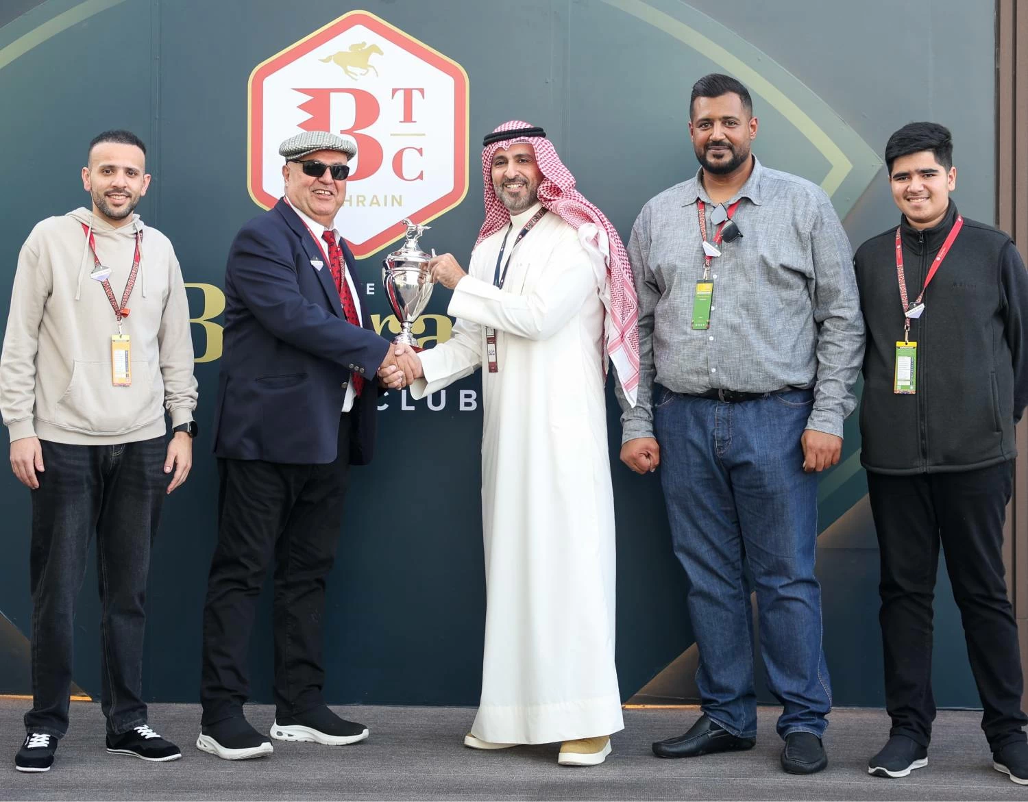 فيصل بن راشد يشهد السباق الـ13 للخيل على كؤوس &laquo;stc&raquo;