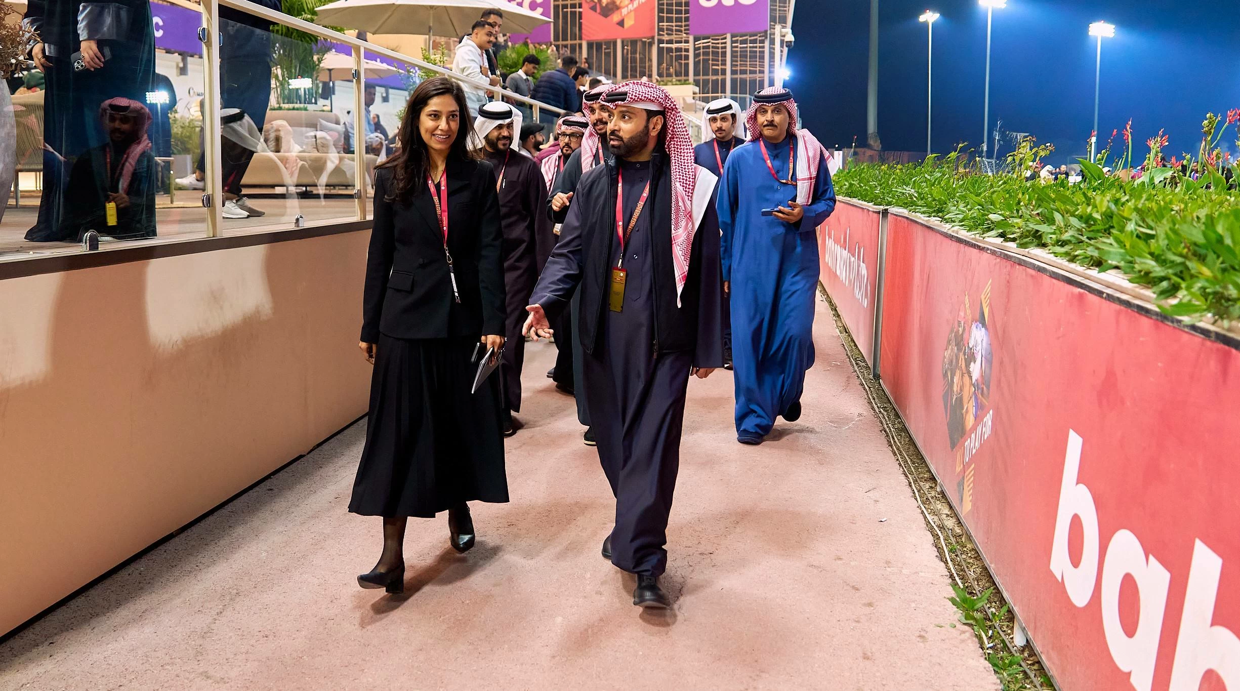 فيصل بن راشد يشهد السباق الـ13 للخيل على كؤوس &laquo;stc&raquo;