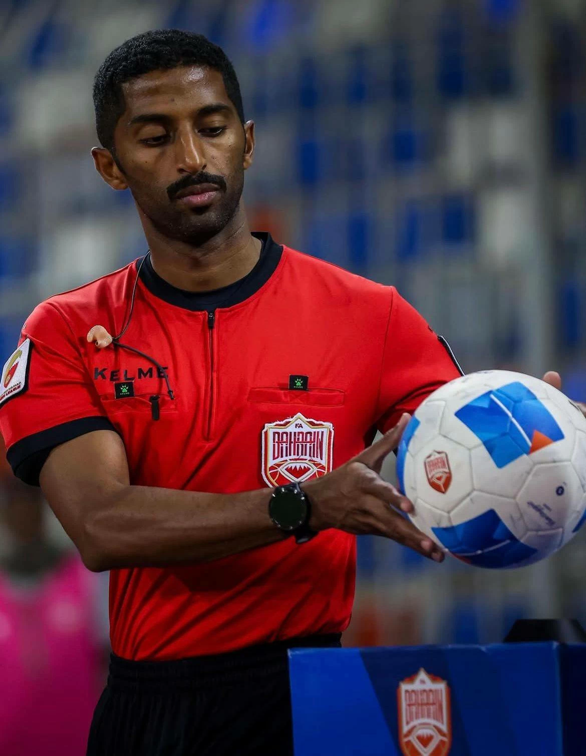 نادي البحرين يتجه لتقديم احتجاج رسمي على الحكم حسن بوعشوان&nbsp;