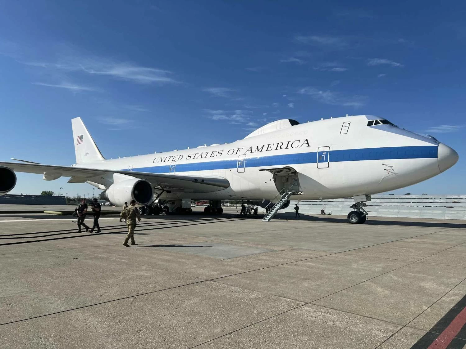 ظهور طائرة «يوم القيامة» لأول مرة منذ 51 سنة في مطار مدني بلوس انجلوس 