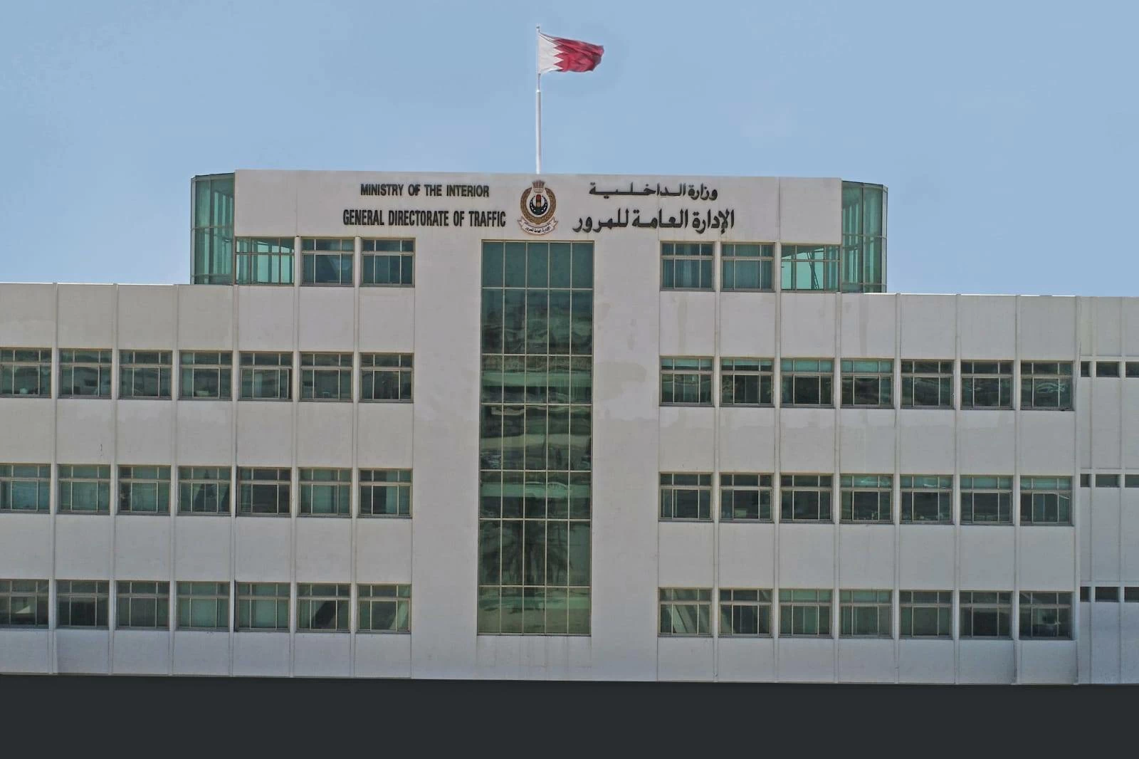 دورية للمرور تتمكن من إنقاذ شخص تعرض لوعكة صحية أثناء قيادته للمركبة