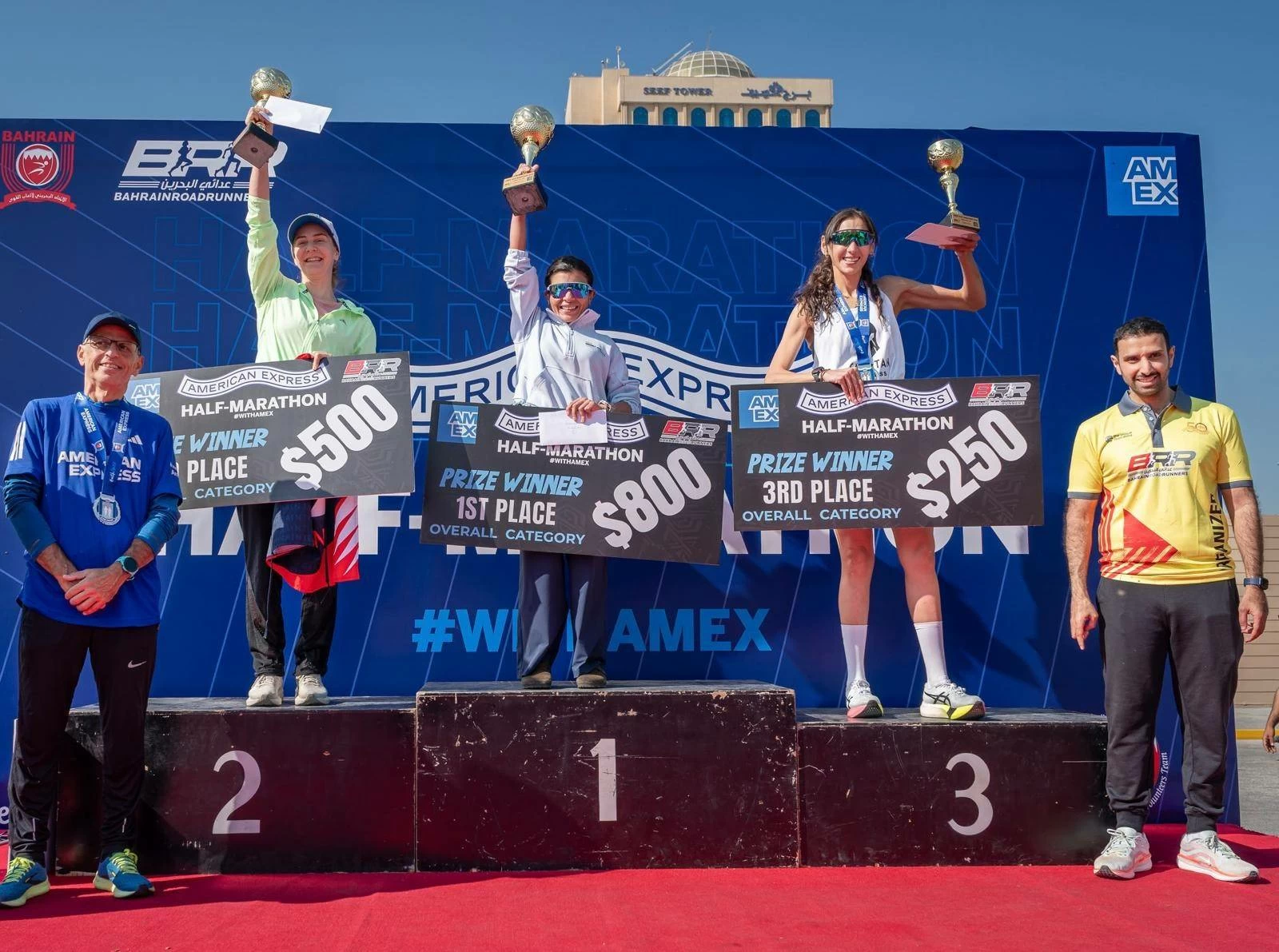 لجنة عدائي البحرين تنظم سباقها السنوي - نصف ماراثون أمريكان إكسبريس 