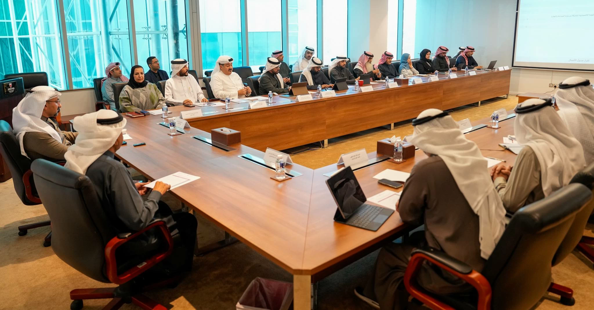 &laquo;الاقتصادية&raquo; بين &laquo;الصناعة والتجارة&raquo; و&laquo;الغرفة&raquo; وصناعة البحرين تعقد اجتماعها الـ49