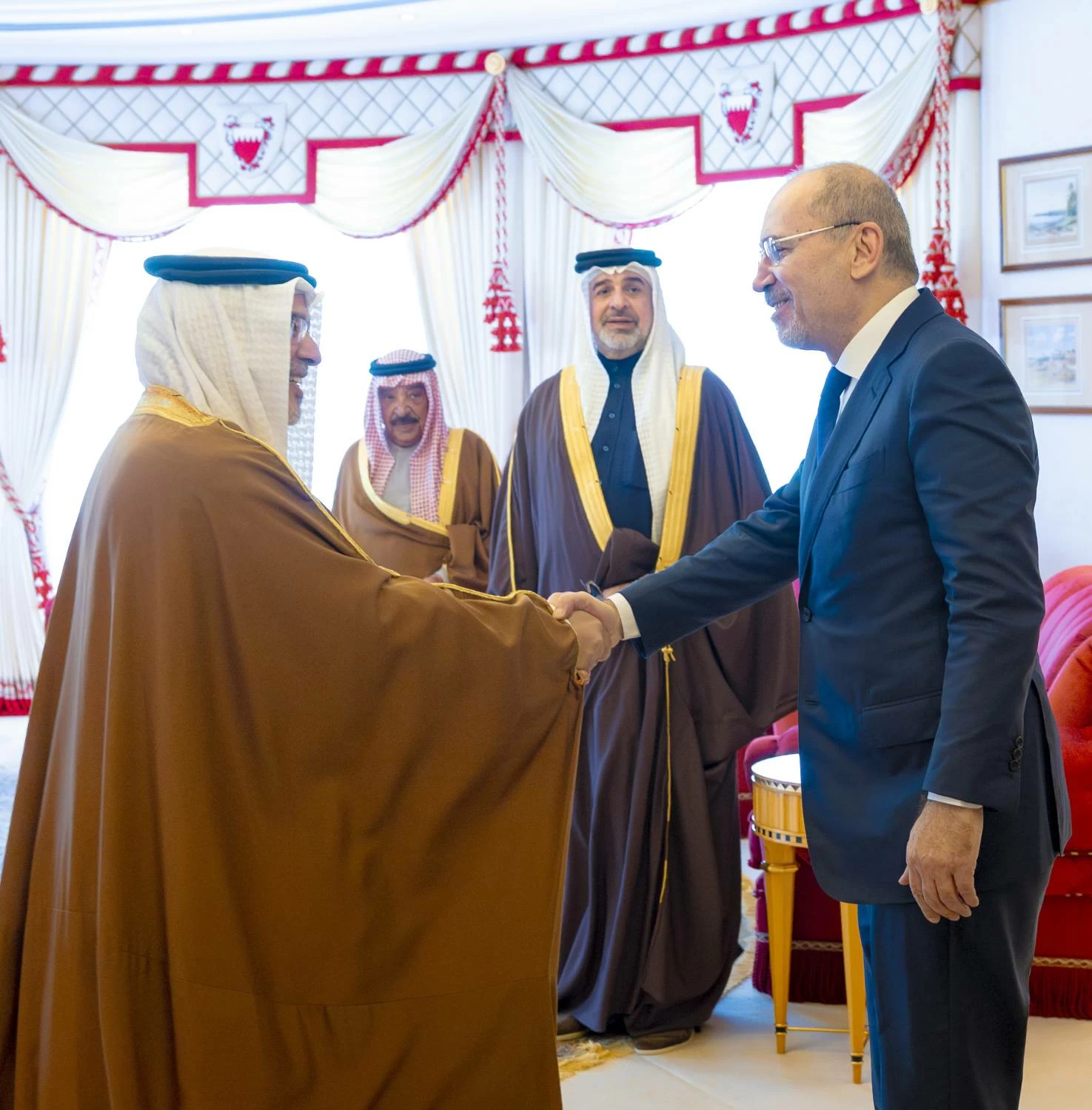 الملك يستقبل نائب رئيس الوزراء ووزير الخارجية وشؤون المغتربين في الأردن