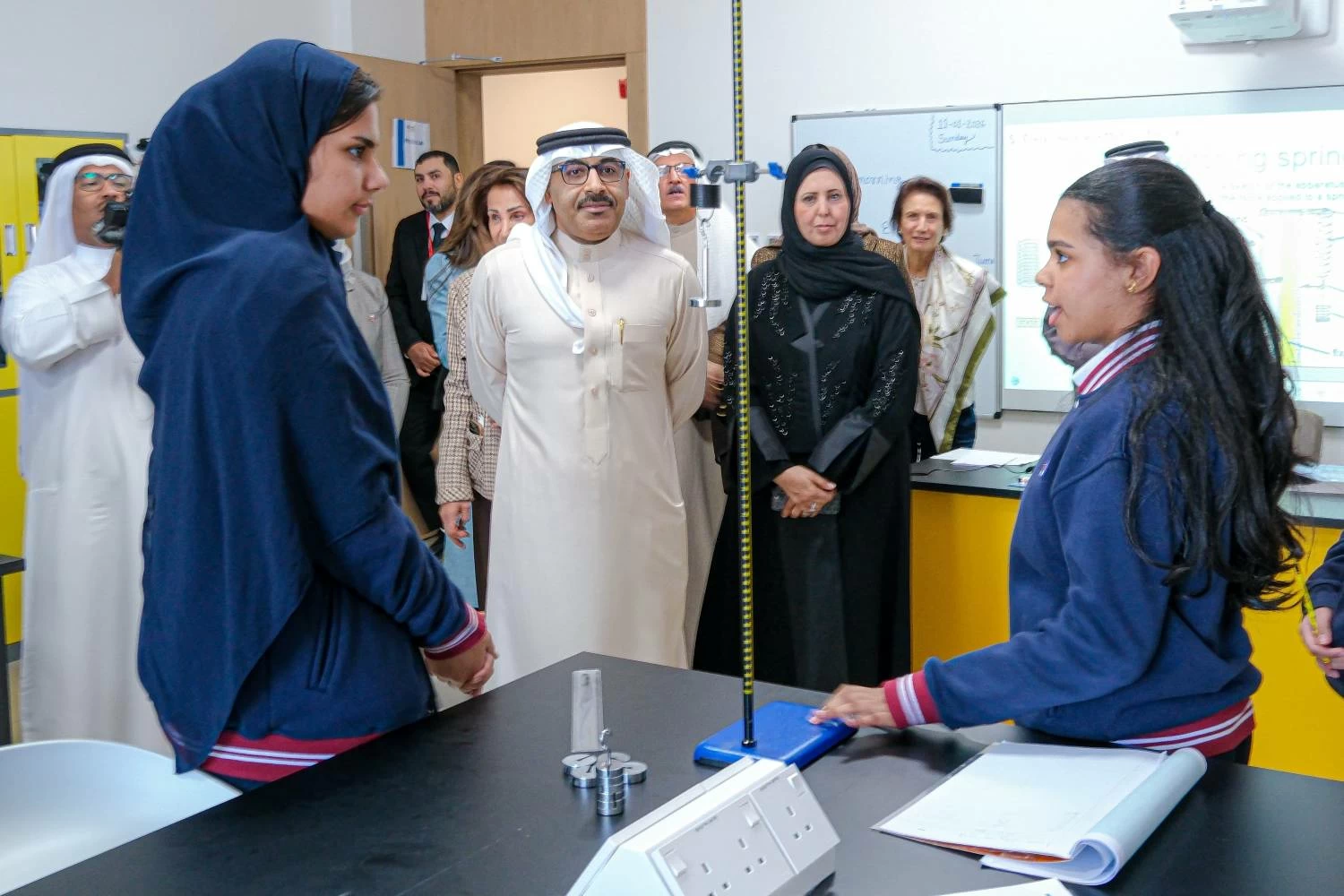 وزير التربية يفتتح المبنى الجديد لمدرسة "المواهب العالمية"