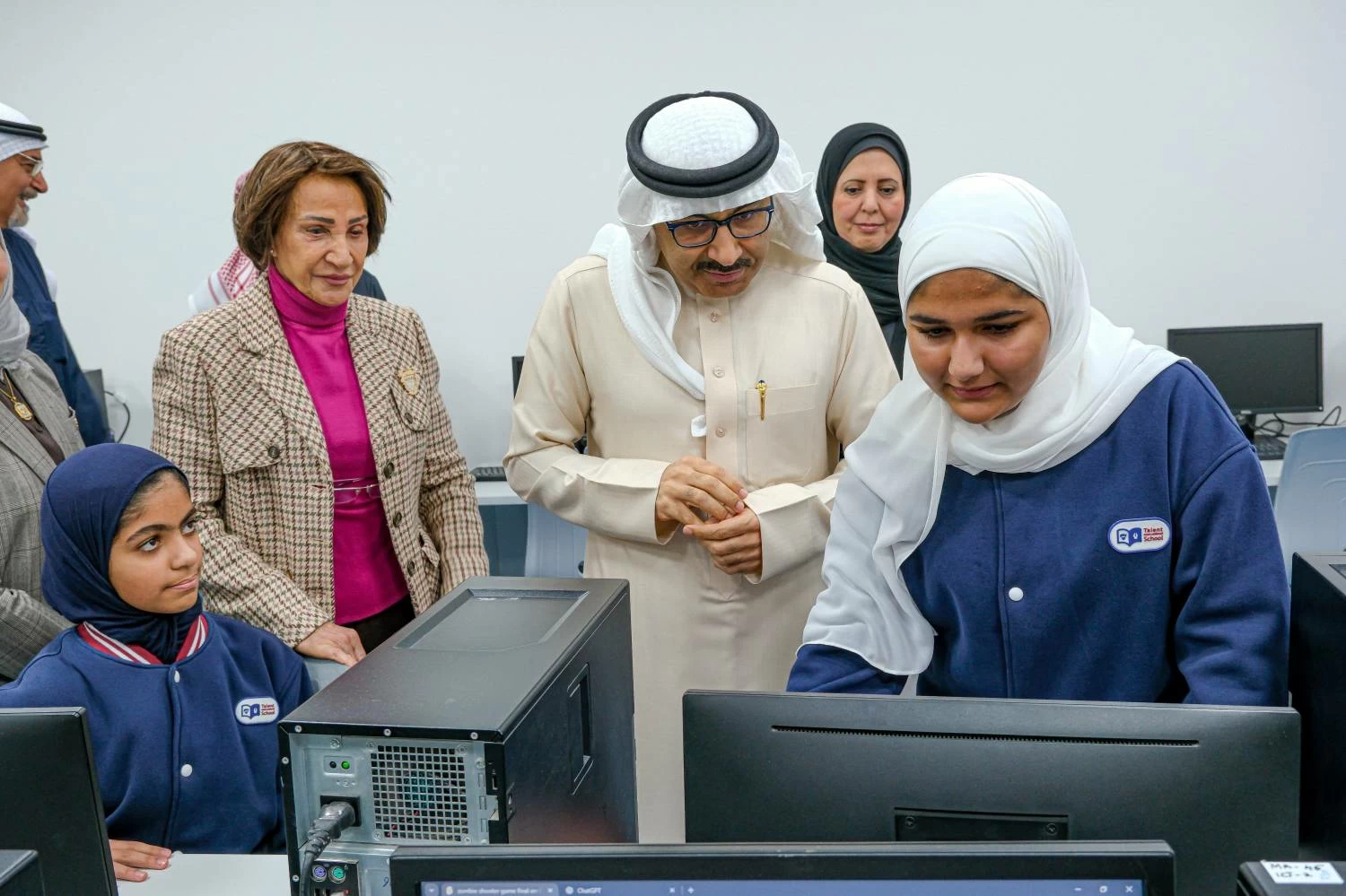 وزير التربية يفتتح المبنى الجديد لمدرسة "المواهب العالمية"