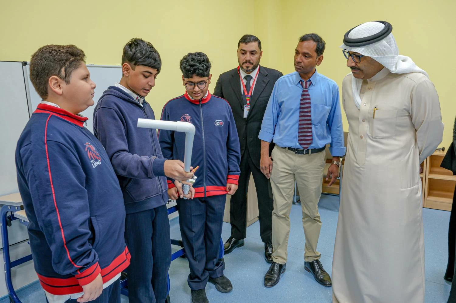 وزير التربية يفتتح المبنى الجديد لمدرسة "المواهب العالمية"