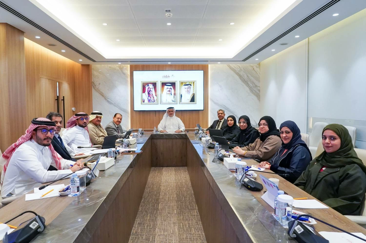 &laquo;خدمات النواب&raquo; تناقش تنظيم جمع المال للأغراض العامة