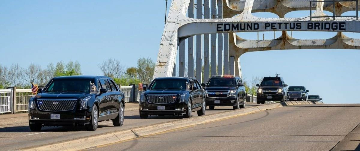 موكب ترامب في فلوريدا يغير مساره بسبب &laquo;جسم مشبوه&raquo;