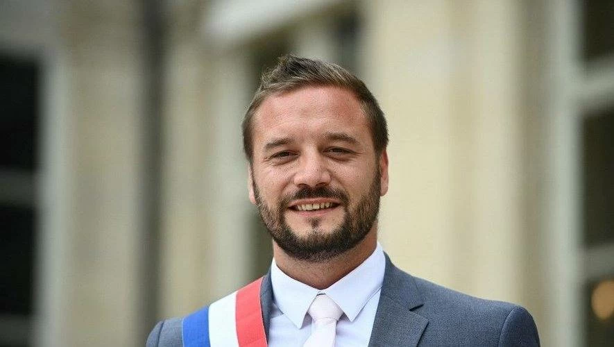 بعد مشادة عنيفة مع زوجته.. العثور على نائب فرنسي مصابا بالرأس شرق فرنسا