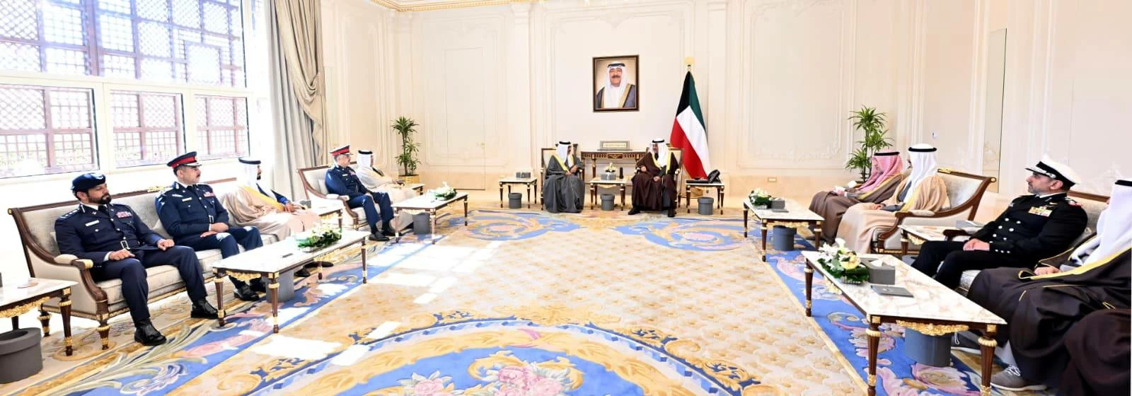 أمير الكويت يستقبل وزير الداخلية في مستهل زيارة يقوم بها إلى الكويت