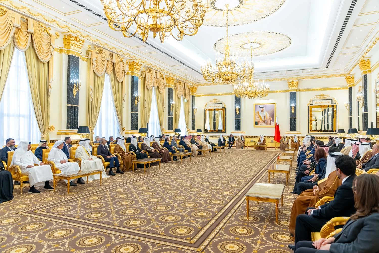 ولي العهد رئيس الوزراء يلتقي أكثر 100 شركة ومؤسسة توظيفاً للمواطنين