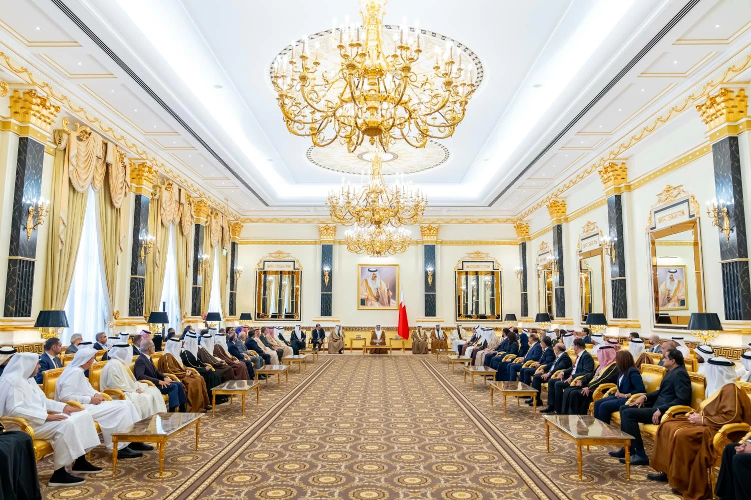 ولي العهد رئيس الوزراء يلتقي أكثر 100 شركة ومؤسسة توظيفاً للمواطنين