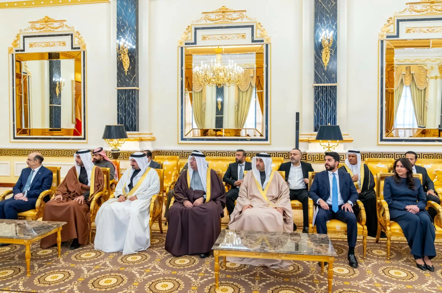 ولي العهد رئيس الوزراء يلتقي أكثر 100 شركة ومؤسسة توظيفاً للمواطنين