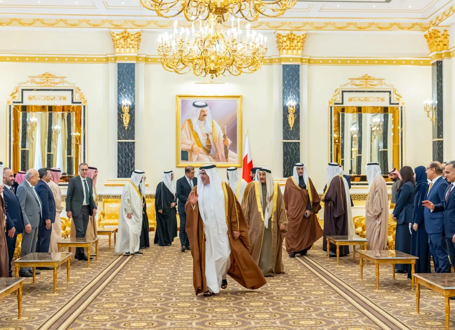 ولي العهد رئيس الوزراء يلتقي أكثر 100 شركة ومؤسسة توظيفاً للمواطنين