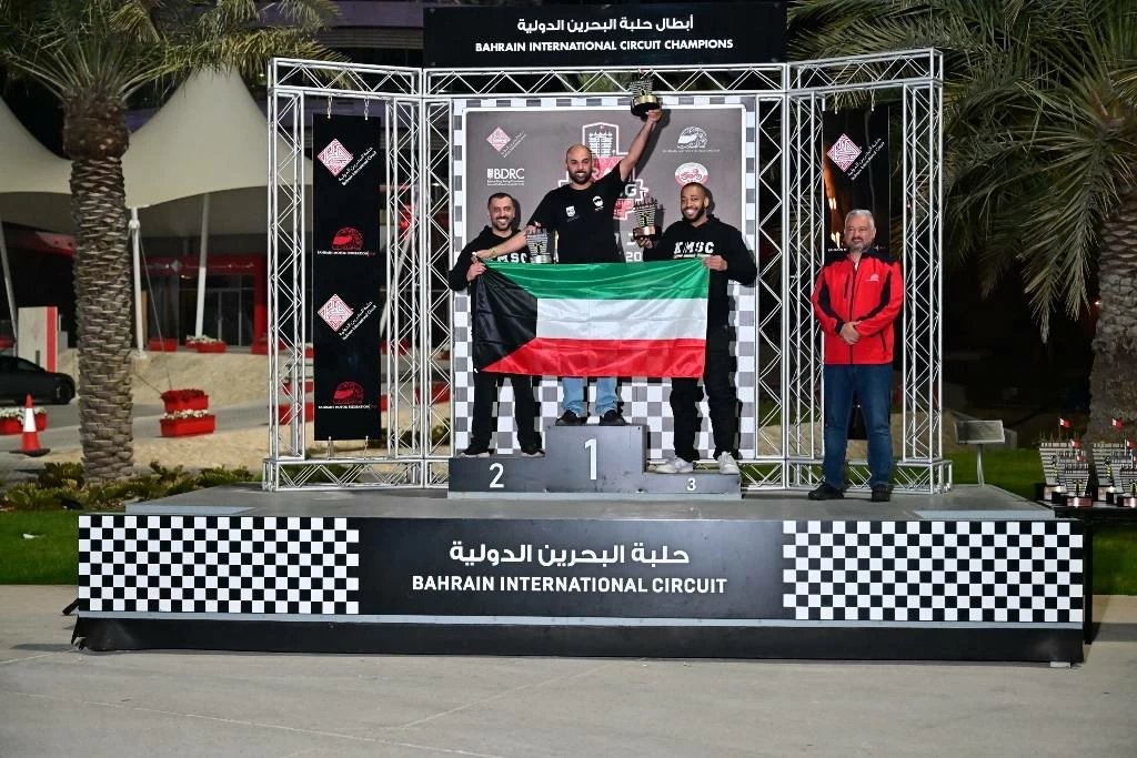 منافسات جولات بطولة البحرين لسباقات السرعة "الدراغ" تضيء سماء الصخير