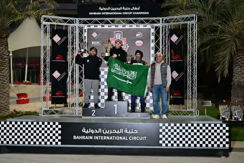منافسات جولات بطولة البحرين لسباقات السرعة "الدراغ" تضيء سماء الصخير