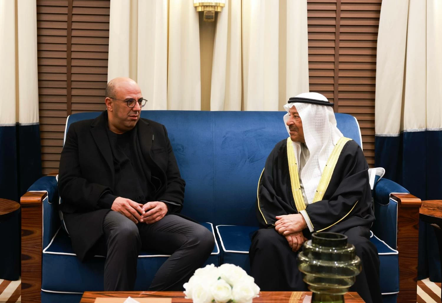 رئيس الشورى يستقبل رئيس المستشارين المغربي لدى وصوله إلى البحرين