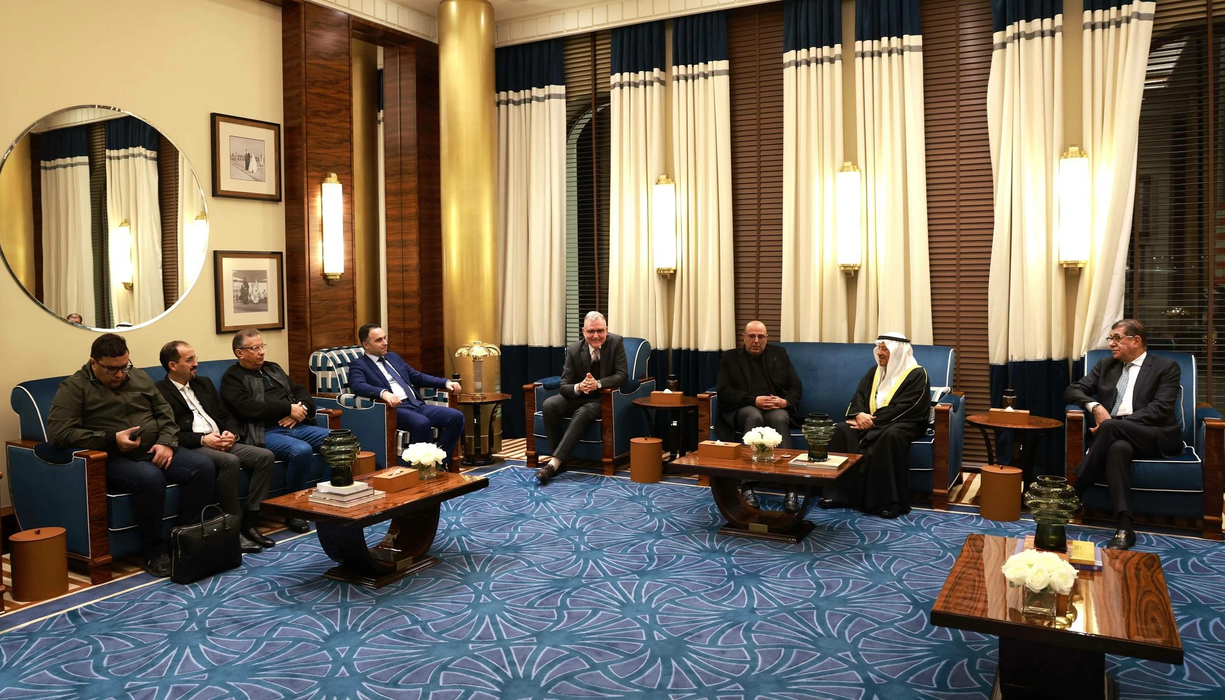 رئيس الشورى يستقبل رئيس المستشارين المغربي لدى وصوله إلى البحرين