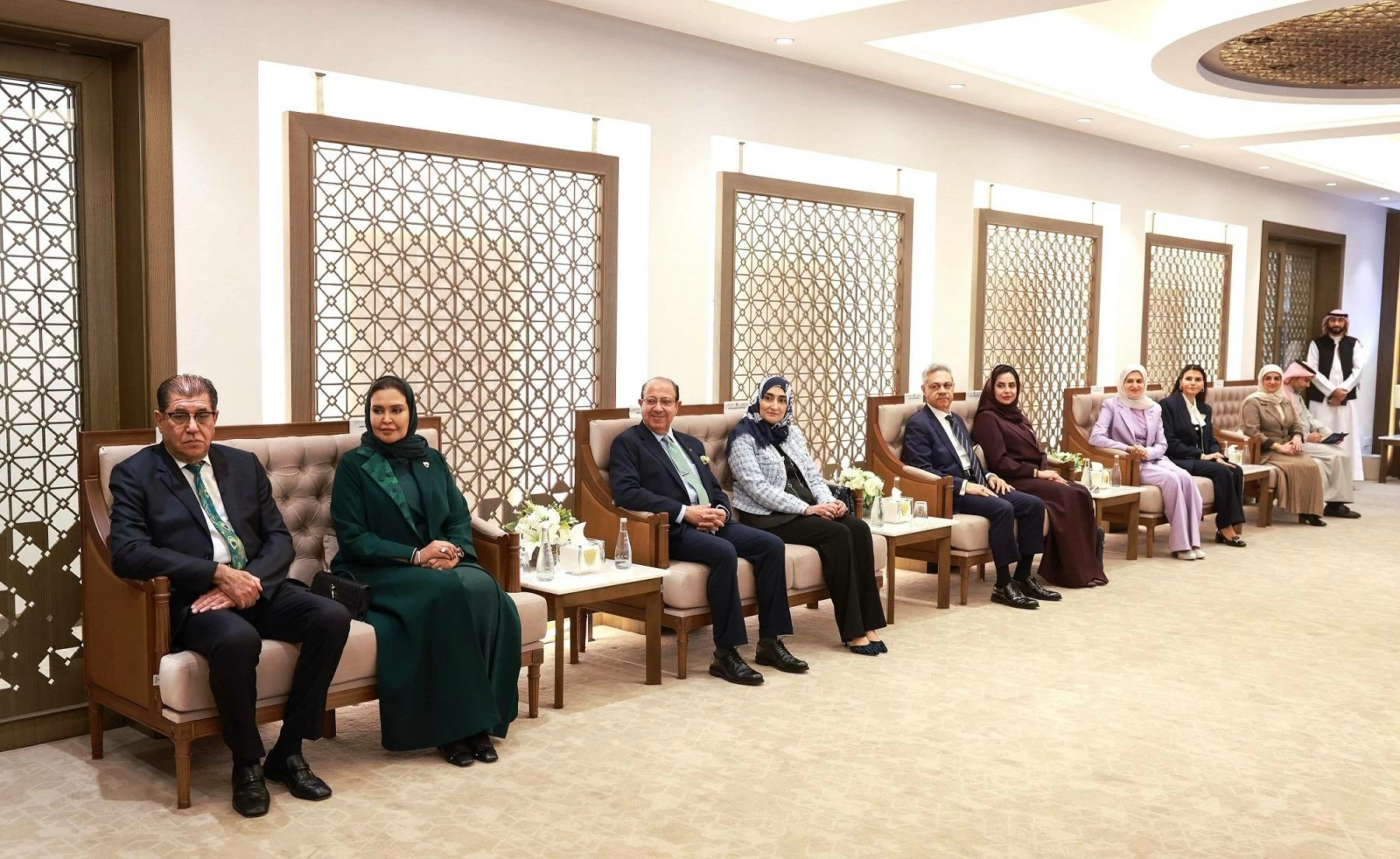 رئيس الشورى يعقد جلسة مباحثات رسمية مع رئيس مجلس المستشارين المغربي