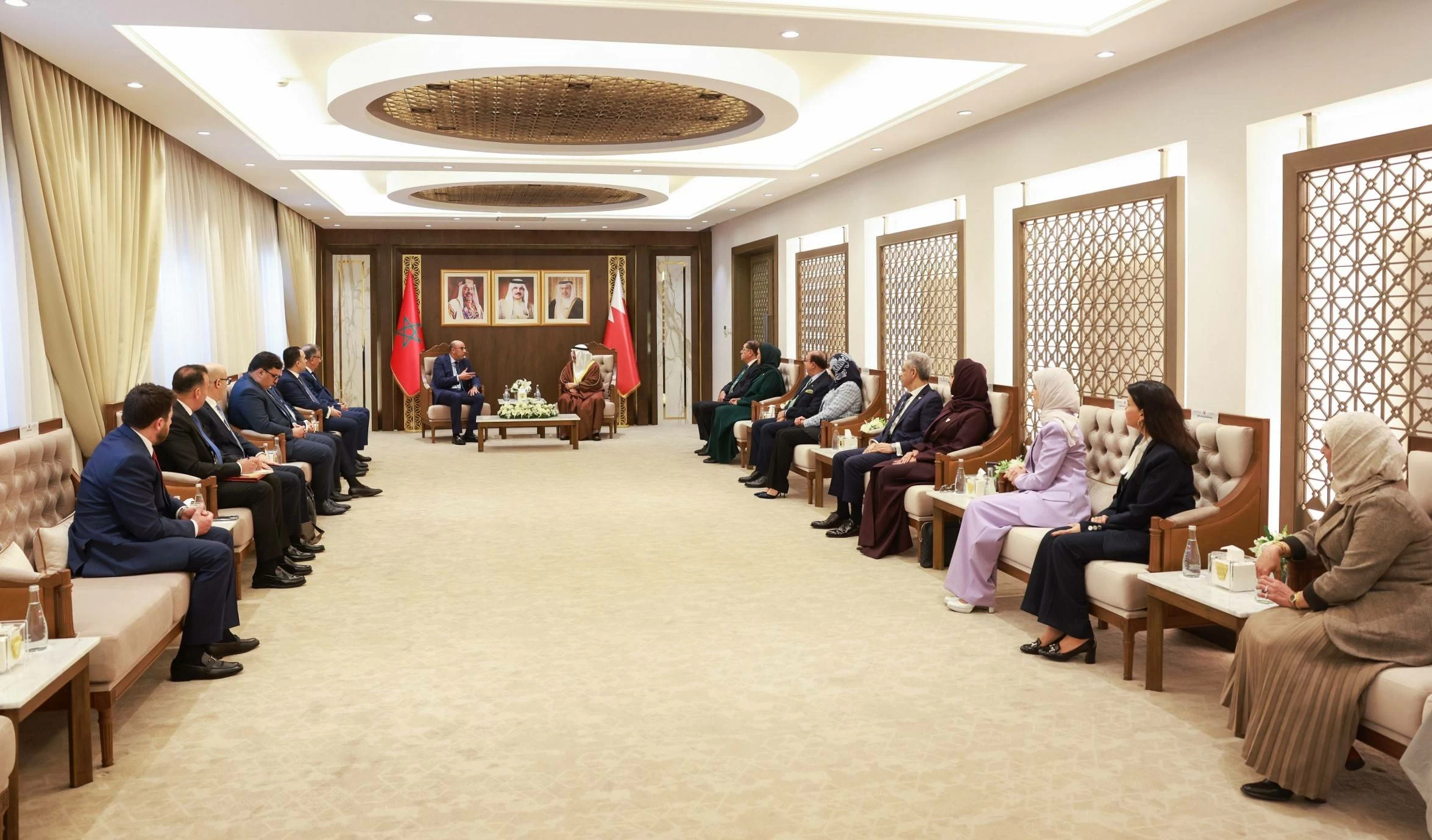 رئيس الشورى يعقد جلسة مباحثات رسمية مع رئيس مجلس المستشارين المغربي