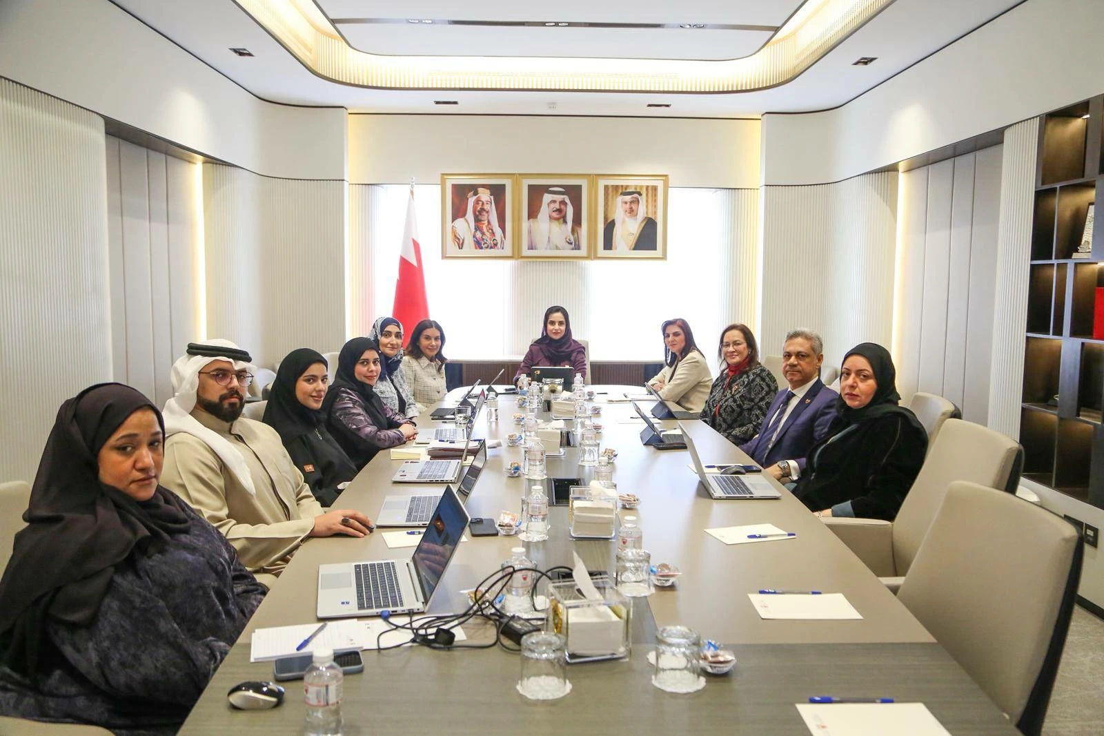 «مرأة الشورى» تبحث استحداث قانون الطفل بعنوان «السلامة الرقمية للطفل» 