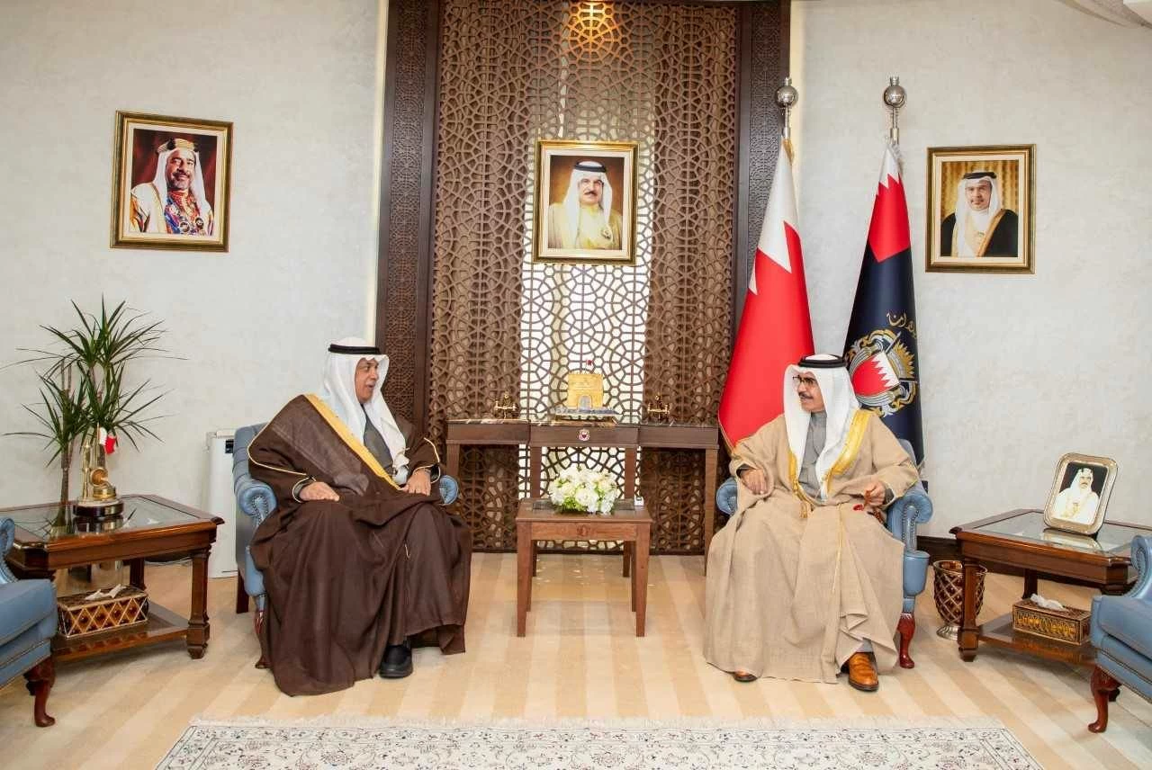 وزير الداخلية يبحث مع سفير البحرين لدى تونس تطوير التعاون الأمني بين البلدين 
