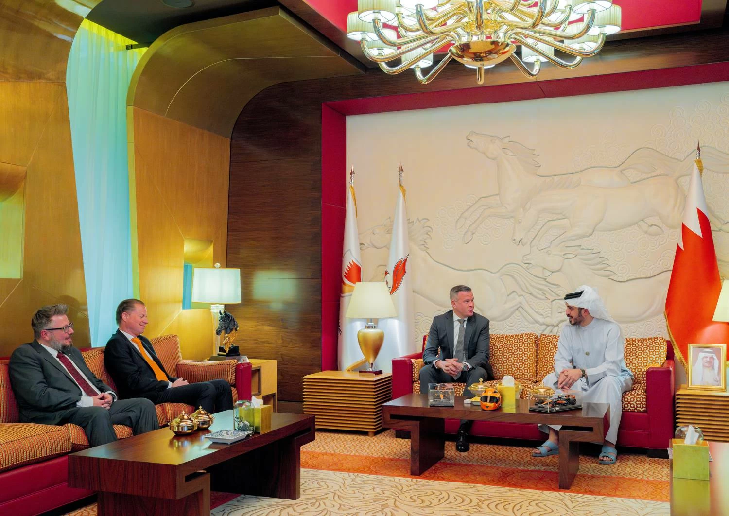 خالد بن حمد يستقبل رئيس الوكالة الدولية لمكافحة المنشطات 