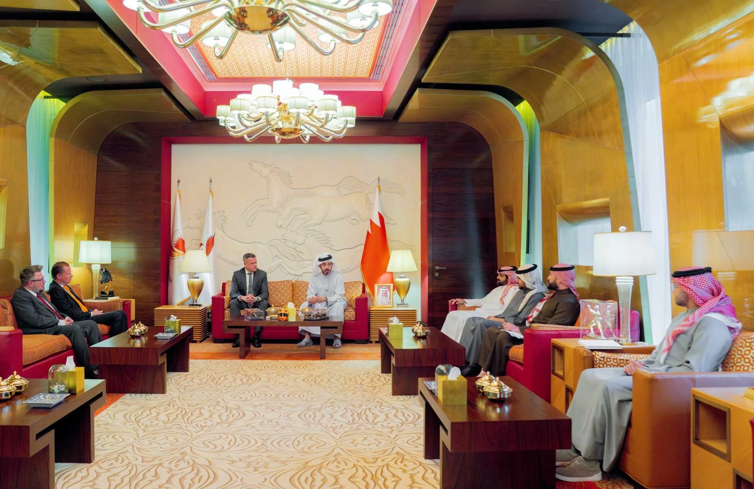 خالد بن حمد يستقبل رئيس الوكالة الدولية لمكافحة المنشطات