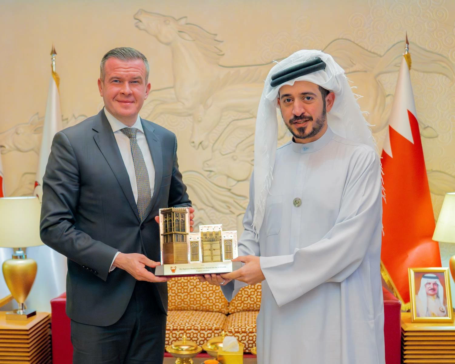 خالد بن حمد يستقبل رئيس الوكالة الدولية لمكافحة المنشطات