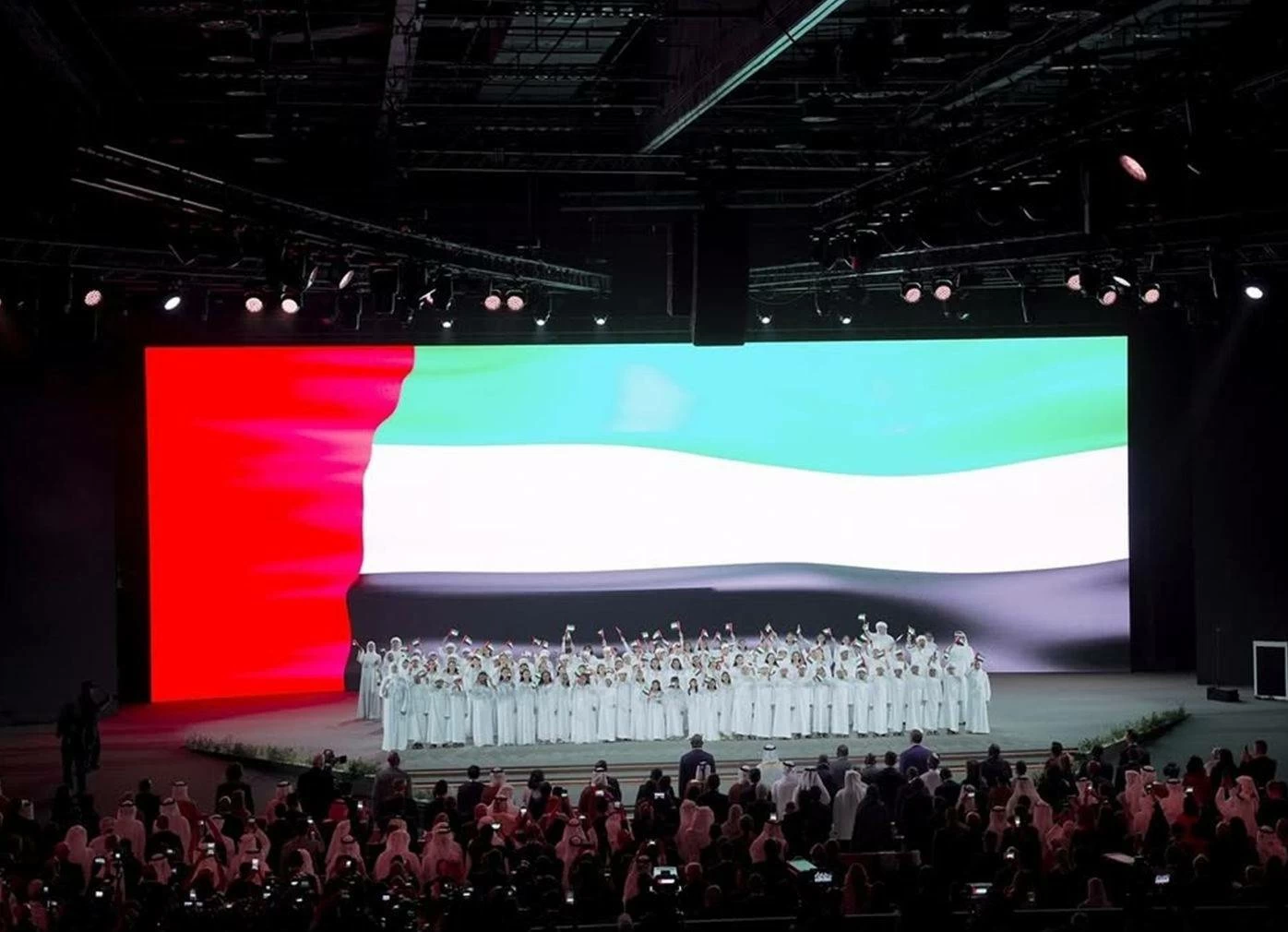 وزير شؤون الكهرباء والماء يشارك في افتتاح أسبوع أبوظبي للاستدامة 2026