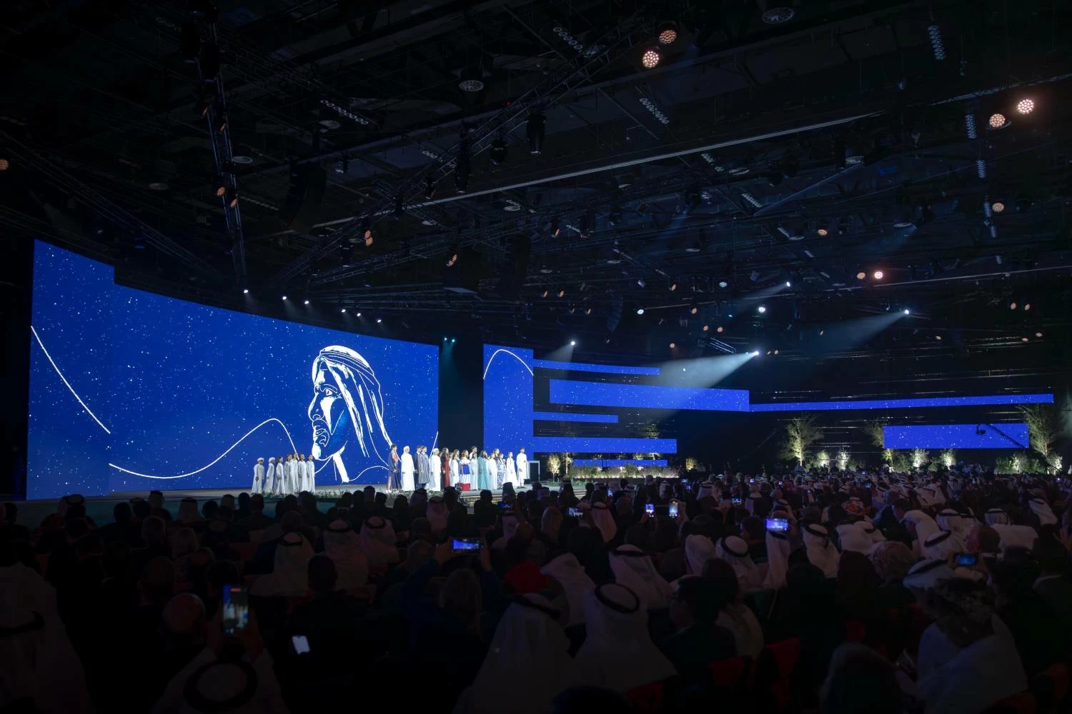 ناصر بن حمد يشهد افتتاح أسبوع أبوظبي وتكريم الفائزين في جائزة زايد للاستدامة