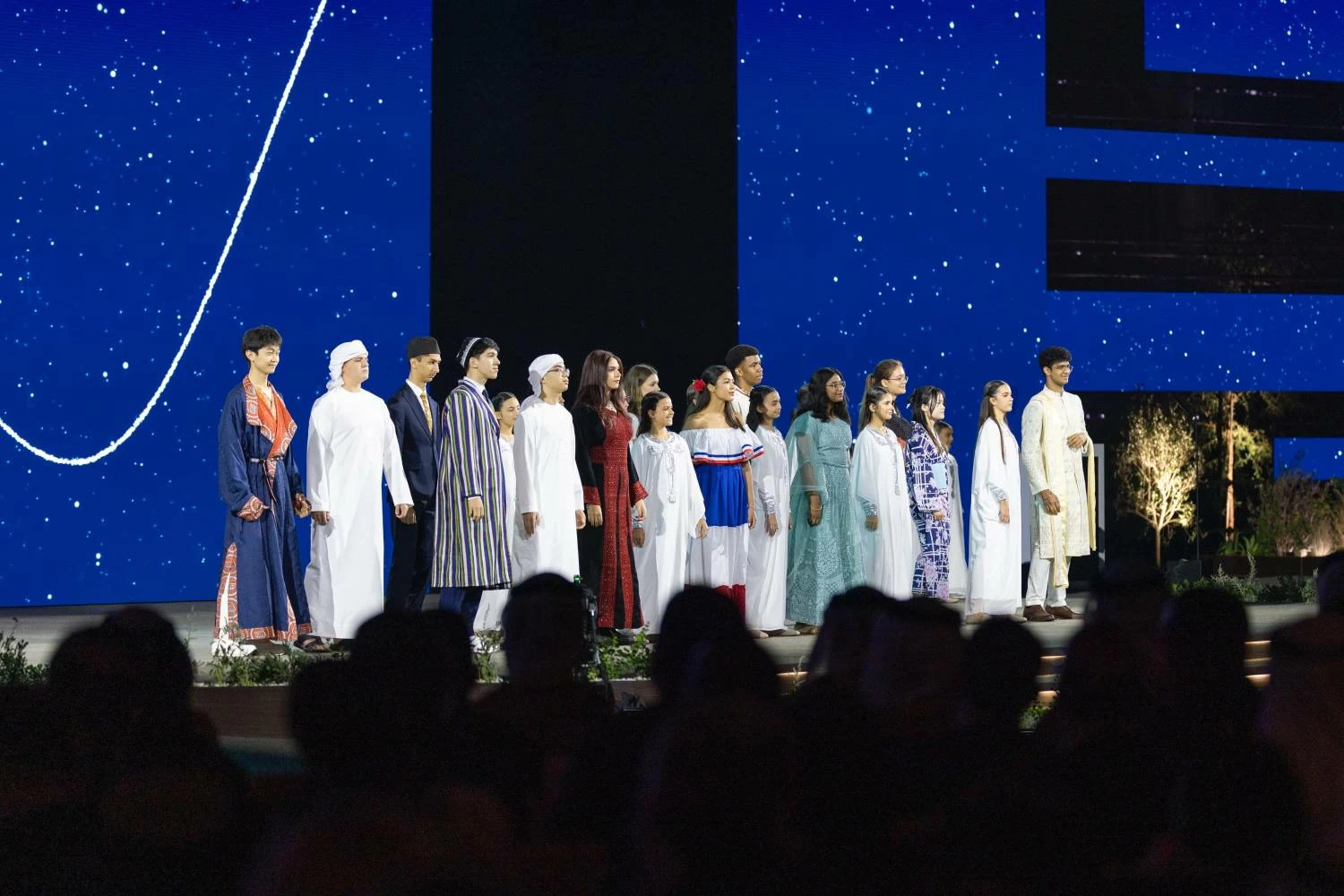 ناصر بن حمد يشهد افتتاح أسبوع أبوظبي وتكريم الفائزين في جائزة زايد للاستدامة