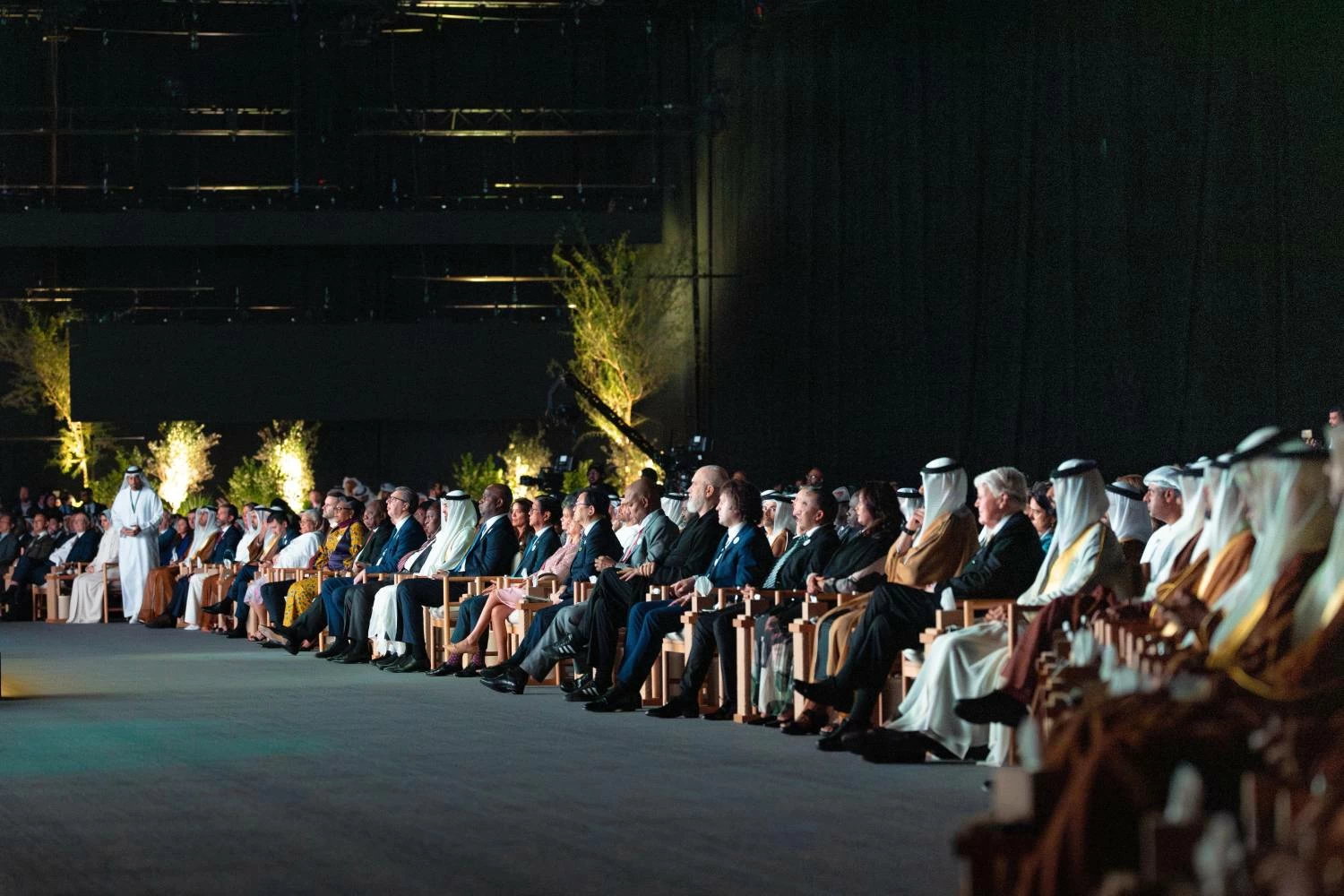 ناصر بن حمد يشهد افتتاح أسبوع أبوظبي وتكريم الفائزين في جائزة زايد للاستدامة