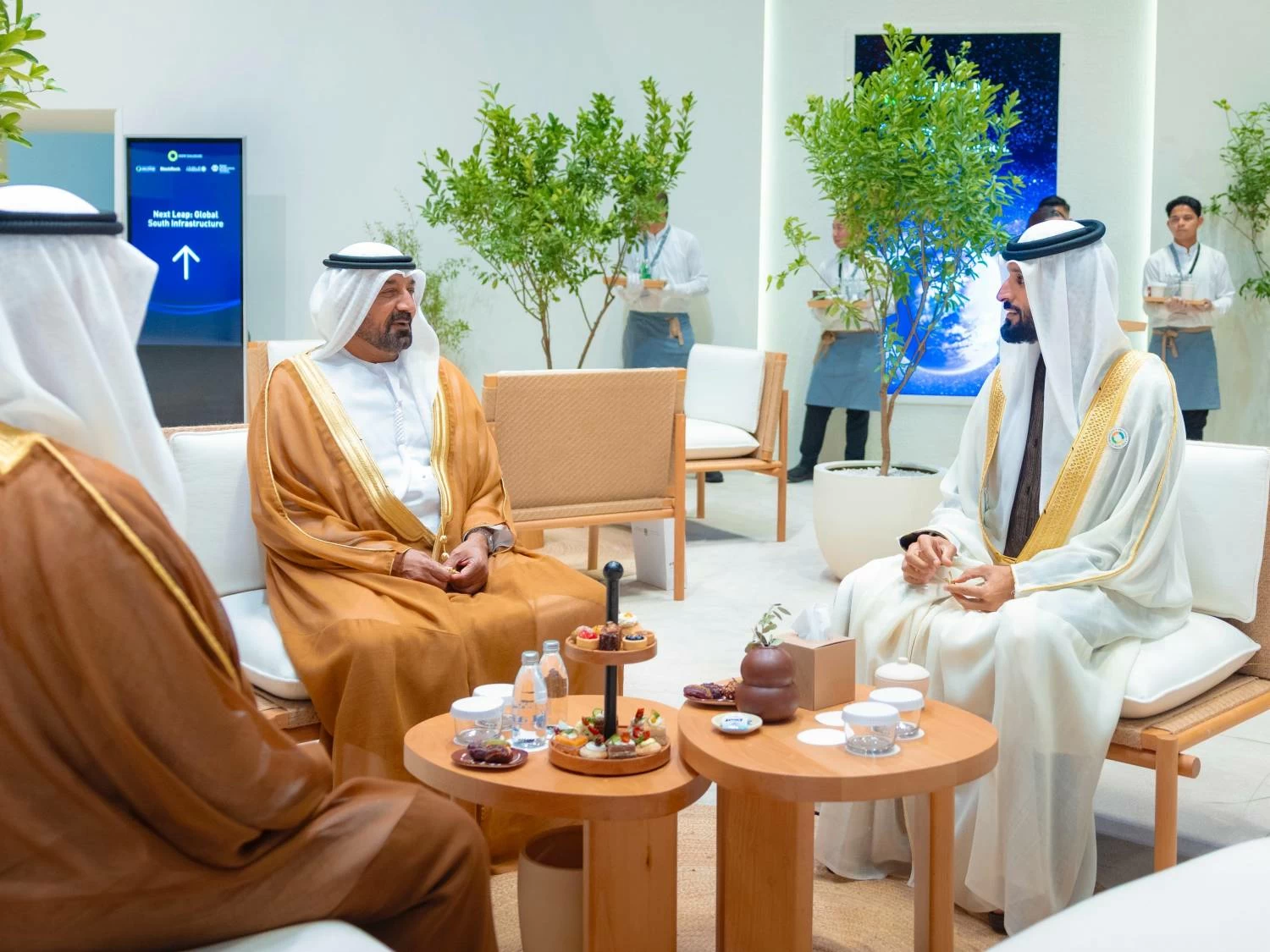 ناصر بن حمد يشهد افتتاح أسبوع أبوظبي وتكريم الفائزين في جائزة زايد للاستدامة