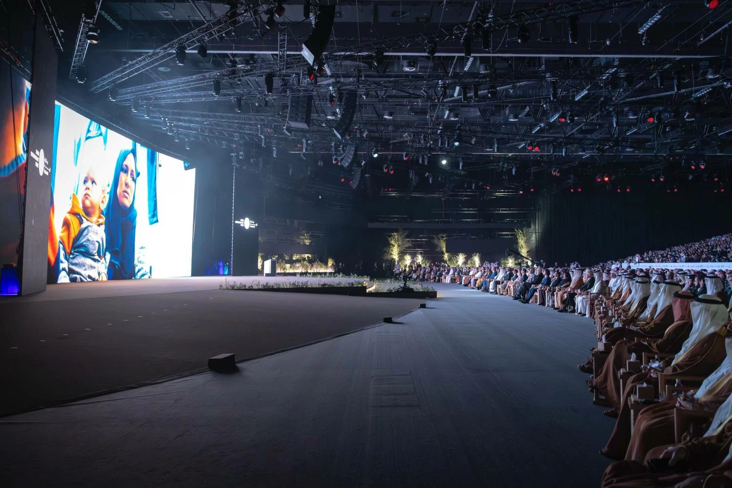 ناصر بن حمد يشهد افتتاح أسبوع أبوظبي وتكريم الفائزين في جائزة زايد للاستدامة