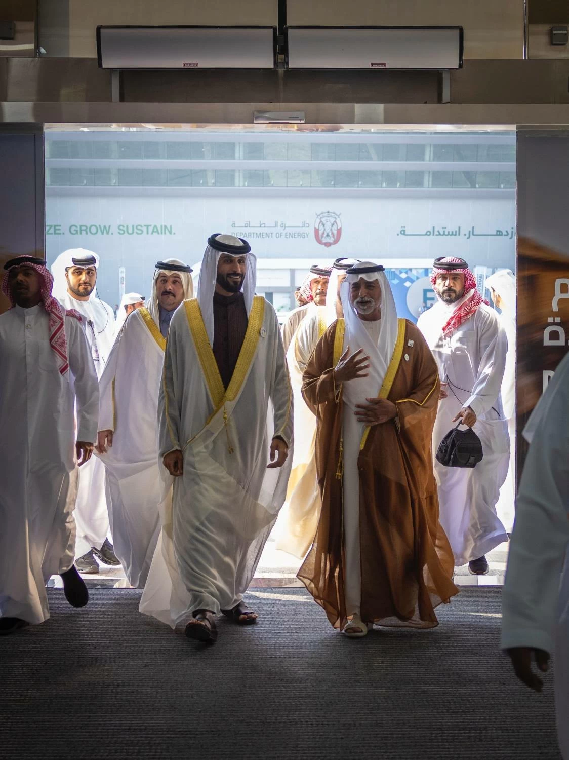 ناصر بن حمد يشهد افتتاح أسبوع أبوظبي وتكريم الفائزين في جائزة زايد للاستدامة