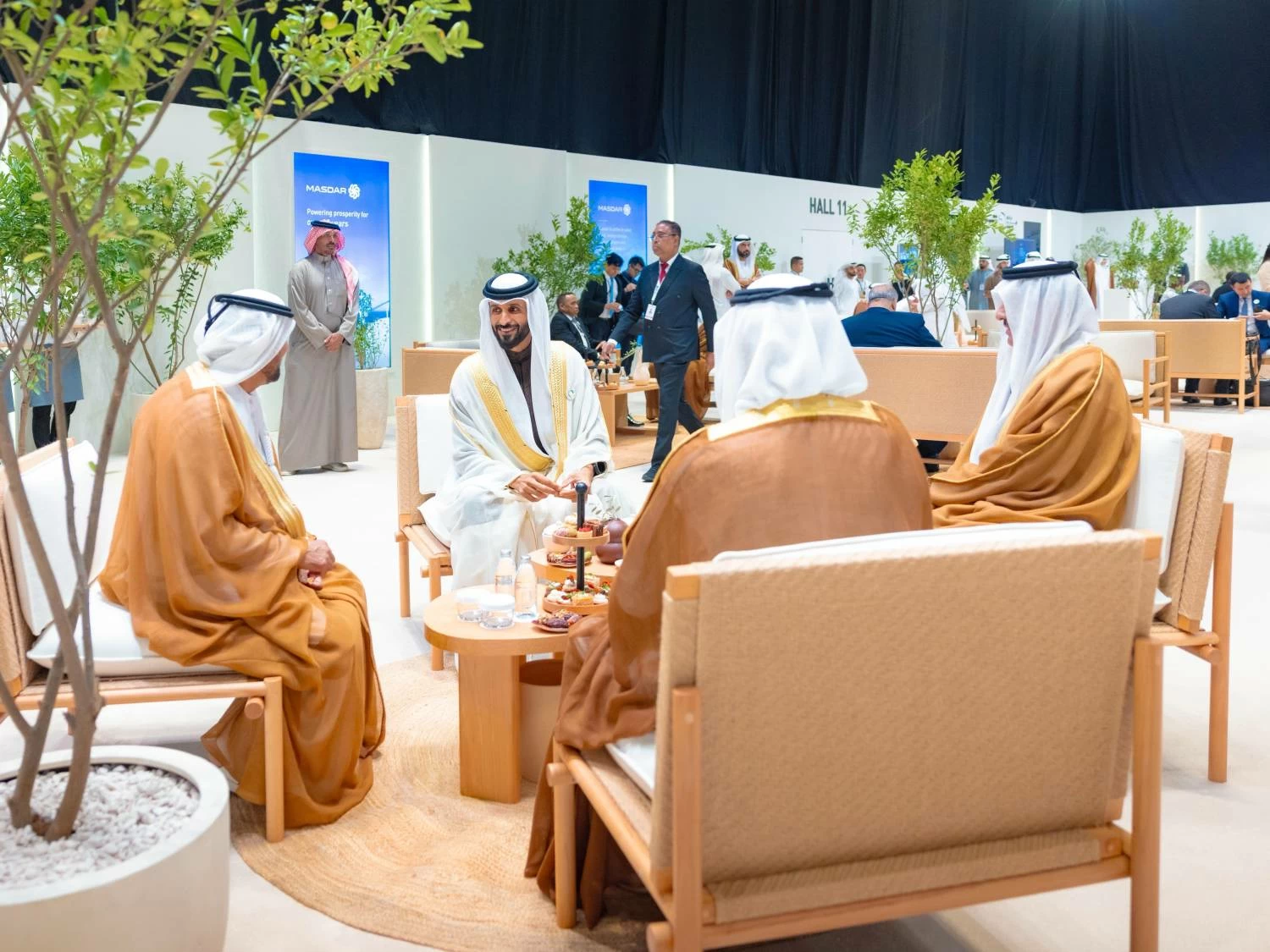 ناصر بن حمد يشهد افتتاح أسبوع أبوظبي وتكريم الفائزين في جائزة زايد للاستدامة