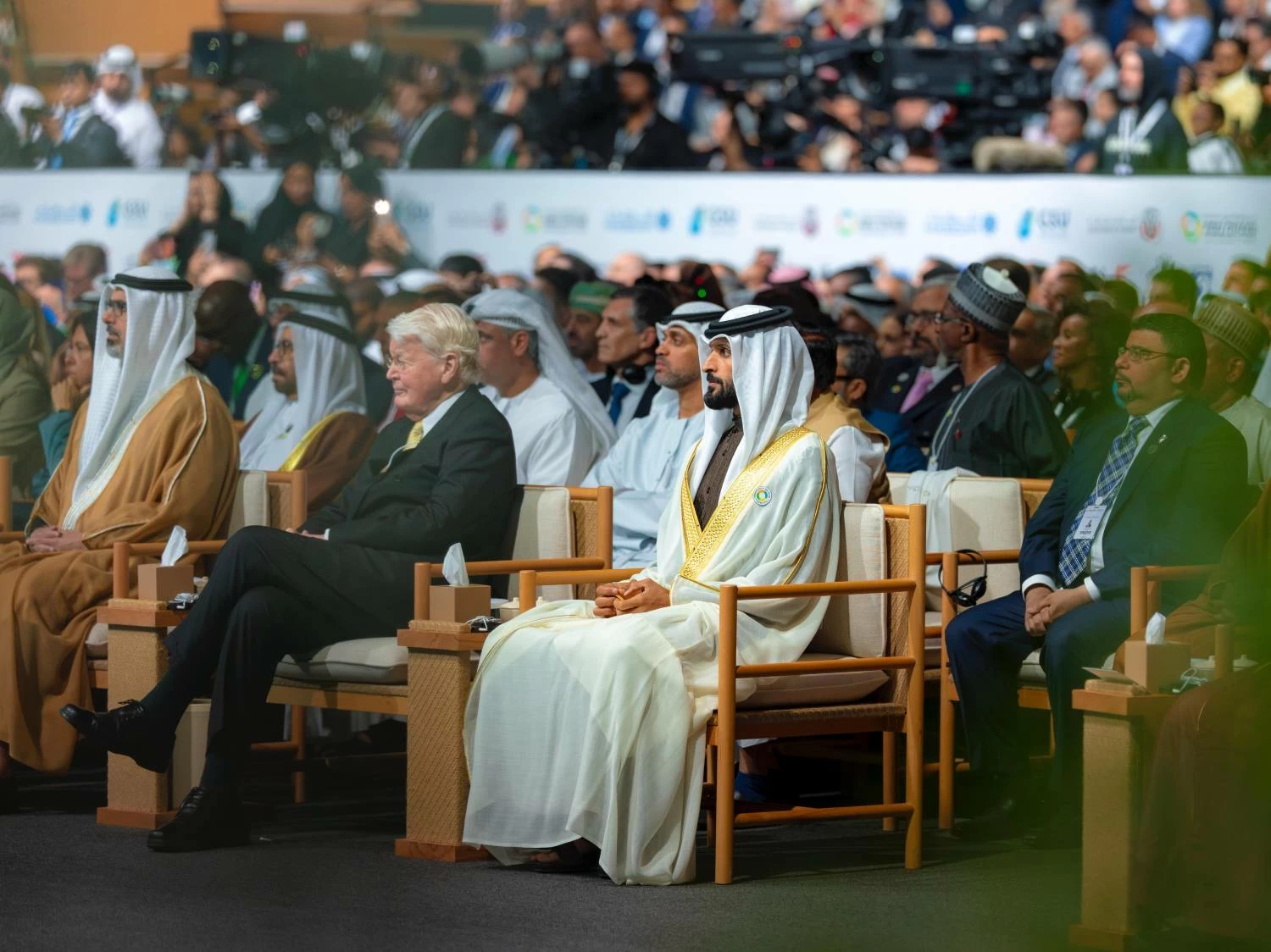 ناصر بن حمد يشهد افتتاح أسبوع أبوظبي وتكريم الفائزين في جائزة زايد للاستدامة