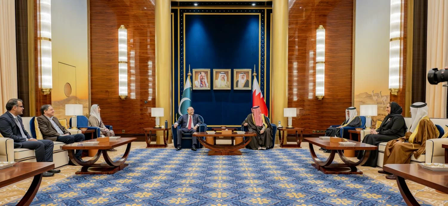 وصول رئيس جمهورية باكستان الإسلامية إلى مملكة البحرين