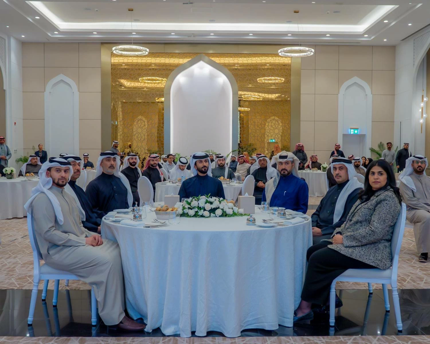 ناصر بن حمد يشدد على مواصلة الجاهزية والتكامل المؤسسي