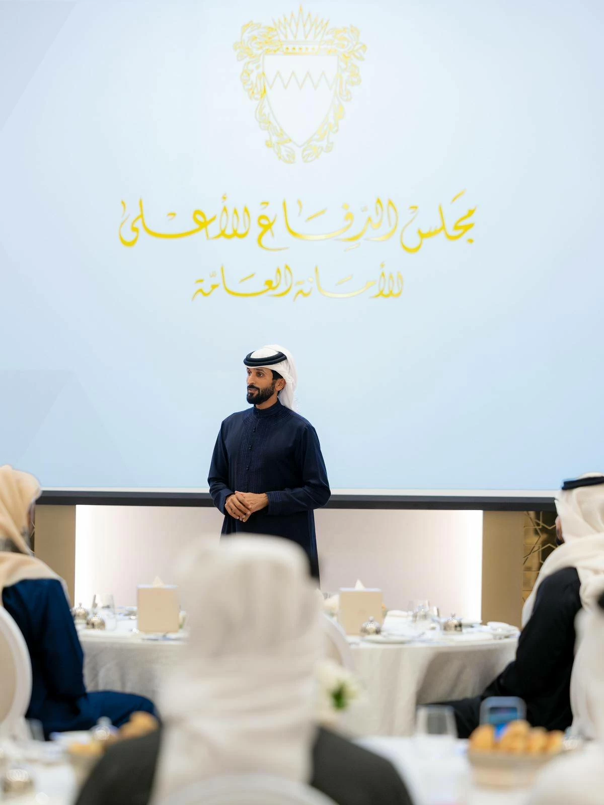 ناصر بن حمد يشدد على مواصلة الجاهزية والتكامل المؤسسي