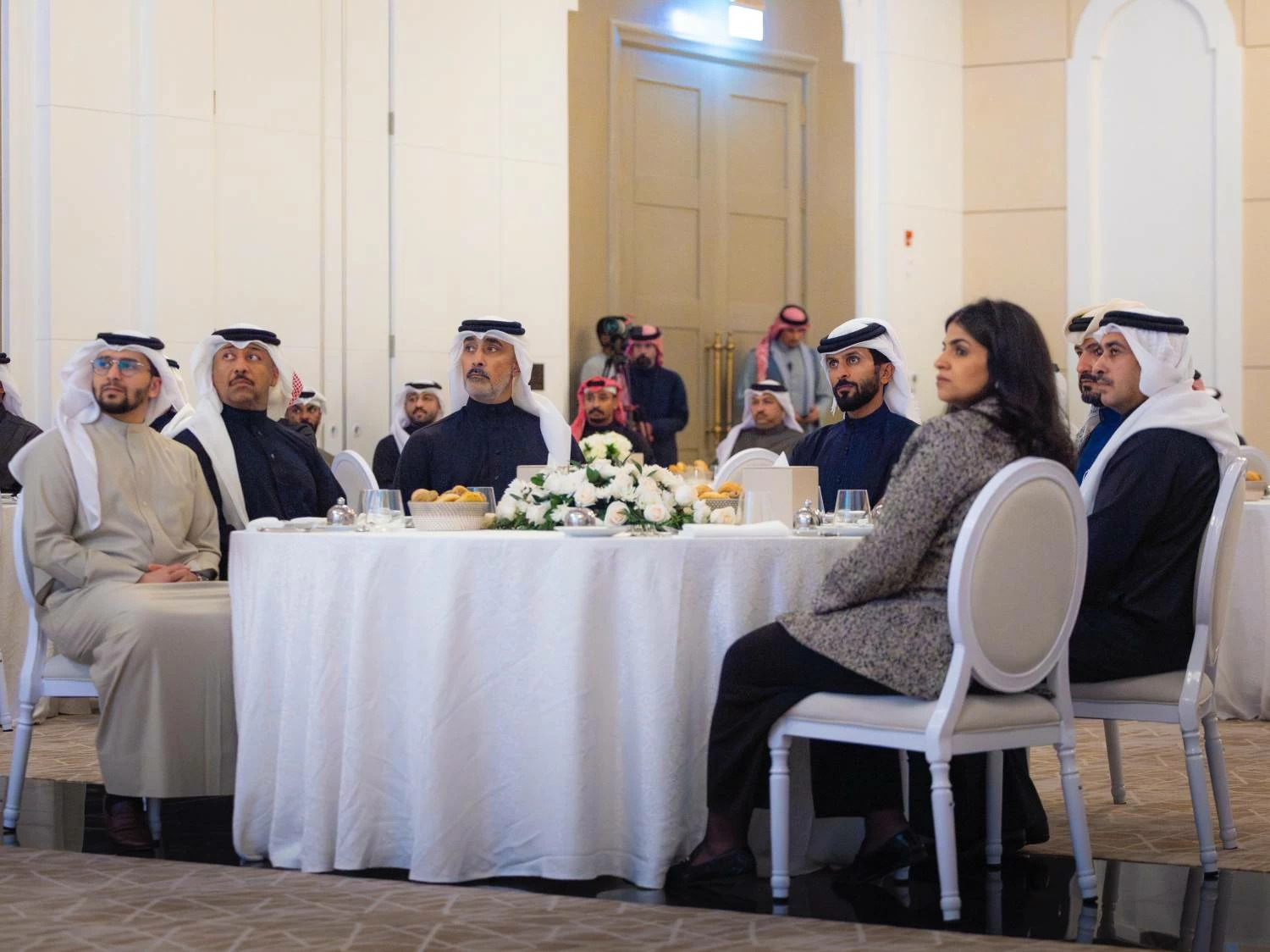 ناصر بن حمد يشدد على مواصلة الجاهزية والتكامل المؤسسي