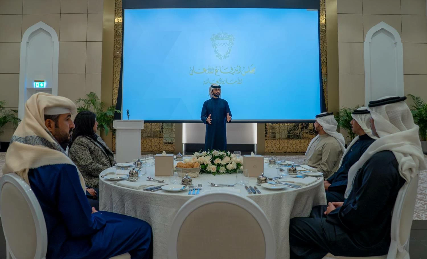 ناصر بن حمد يشدد على مواصلة الجاهزية والتكامل المؤسسي