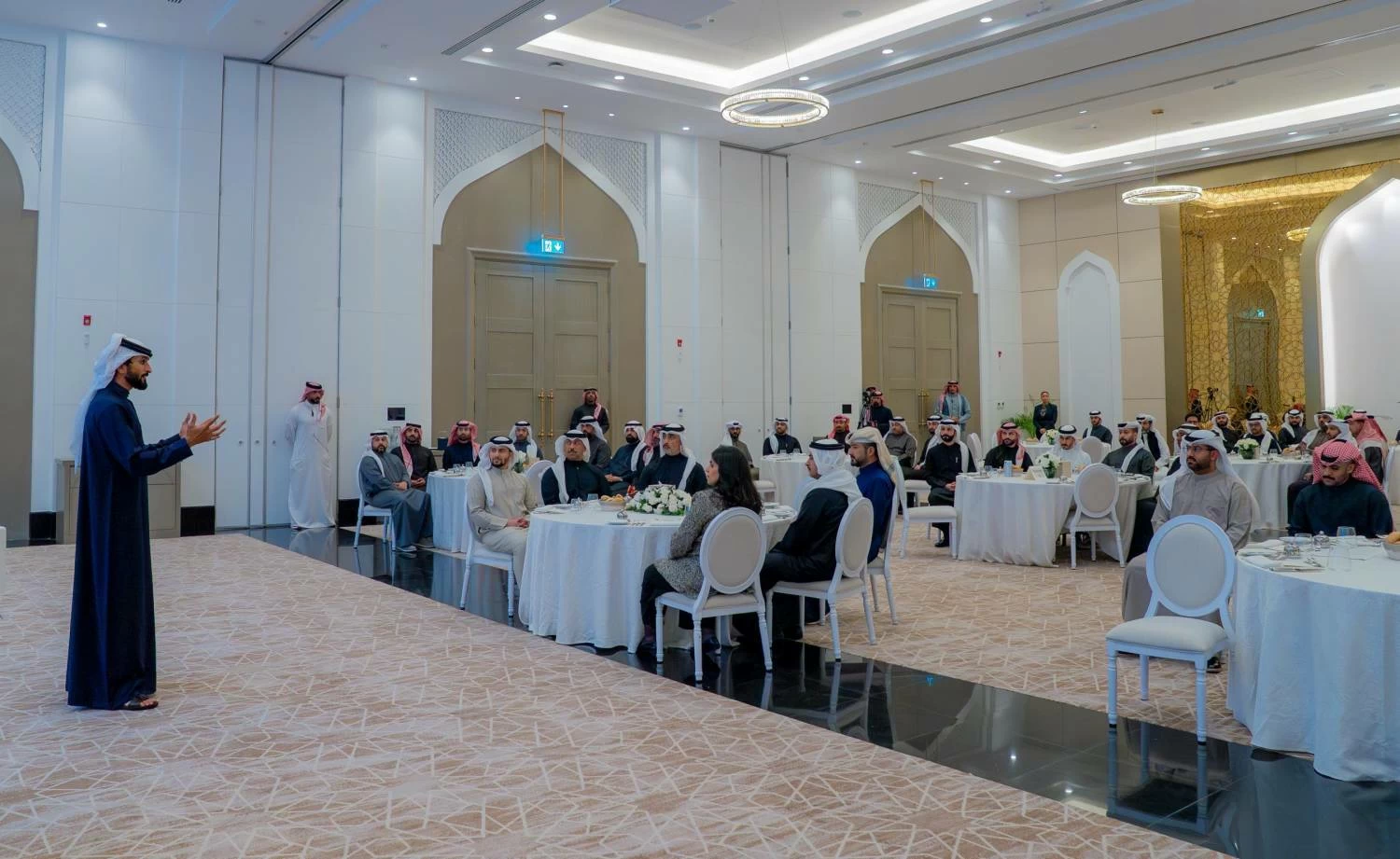 ناصر بن حمد يشدد على مواصلة الجاهزية والتكامل المؤسسي